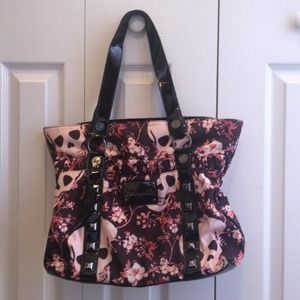 * Hold for babycakesjen, until 2/25- Betsy J purse