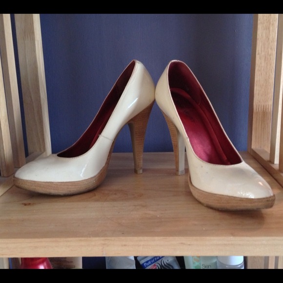 Nine West Almond Toe Pumps Size 6 - Picture 4 of 4