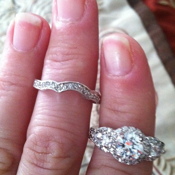 Beautiful QZ wedding set.