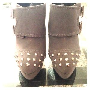 Brand new!! Never been worn too high for me.