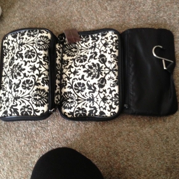 •GONE•NWT Bare escentuals expandable travel bag - Picture 3 of 3