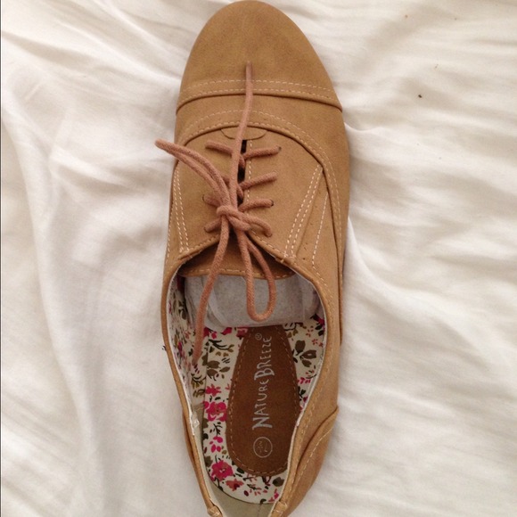 NWOT Tan shoes still available!