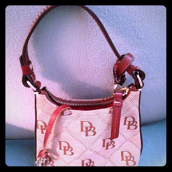 Dooney & Bourke Handbags - 💯}Authentic Dooney&Bourke mini used