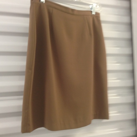 Dresses & Skirts - Skirt