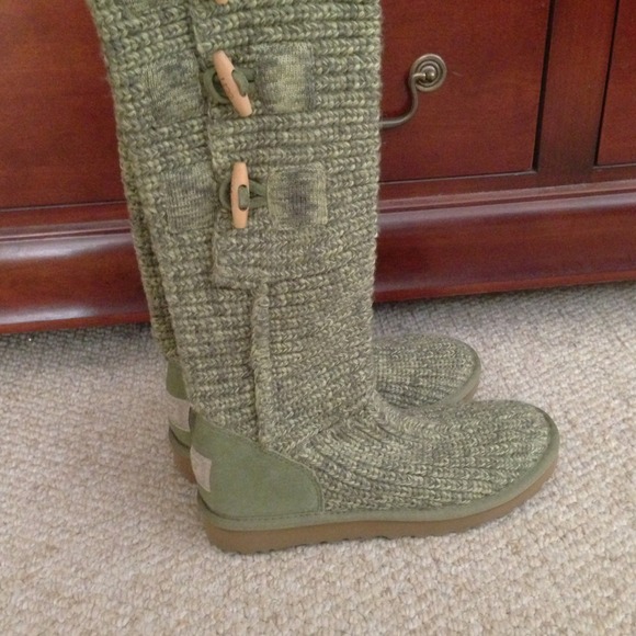 SOLD IN BUNDLE!! Brand New UGG Classic Cardy Boots