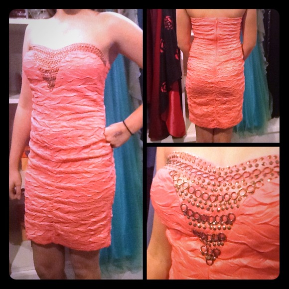 NWT Romeo & Juliet Couture coral dress size S