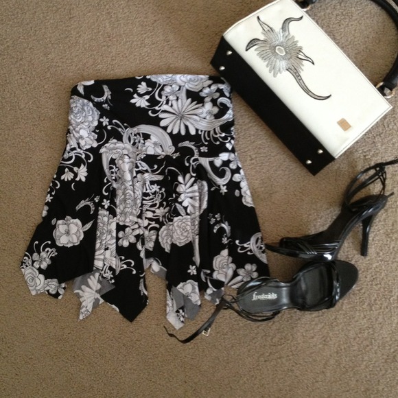 Black and white mini skirt