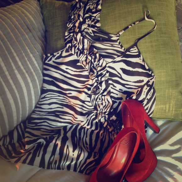 SOLD IN BUNDLE - Silky Express Zebra Top