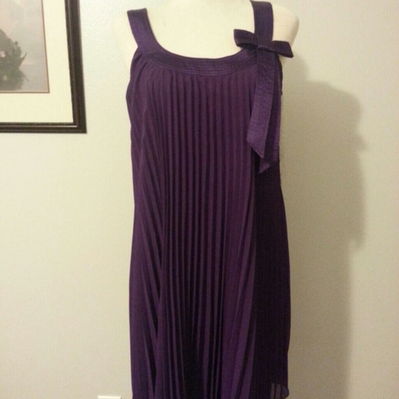 *Reduced*Very cute flowy purple dress