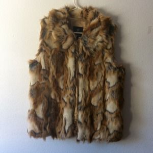 ⛔SOLD⛔ @trinebean Luxe Rachel Zoe Faux Fur Vest