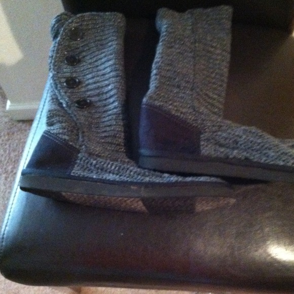 Black and Gary boots!