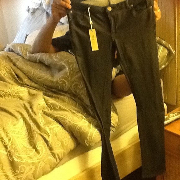 Fit very small - Picture 3 of 3