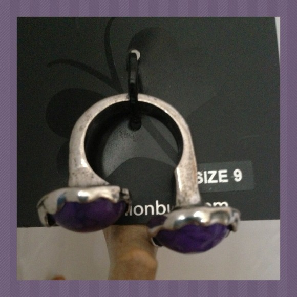 Purple Fashion Ring 🐝 - Picture 2 of 2