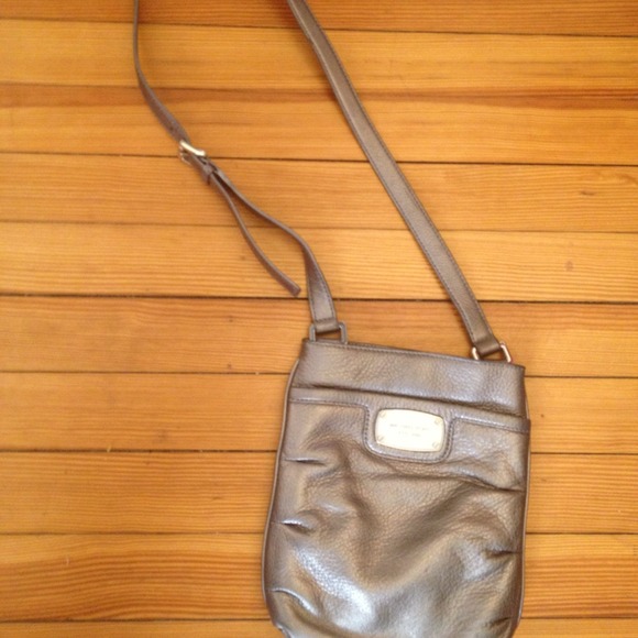 ✂Reduced✂ Authentic Michael Kors cross-body bag - Picture 2 of 4