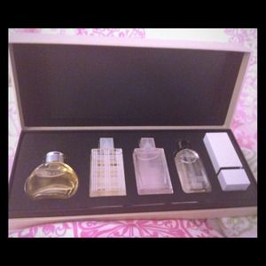 🚫Sold🚫Authentic Burberry perfume gift set