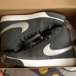 Wmns Blazers