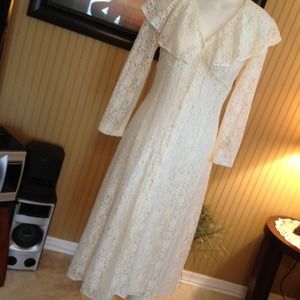 Vintage 2 piece vanilla lace dress