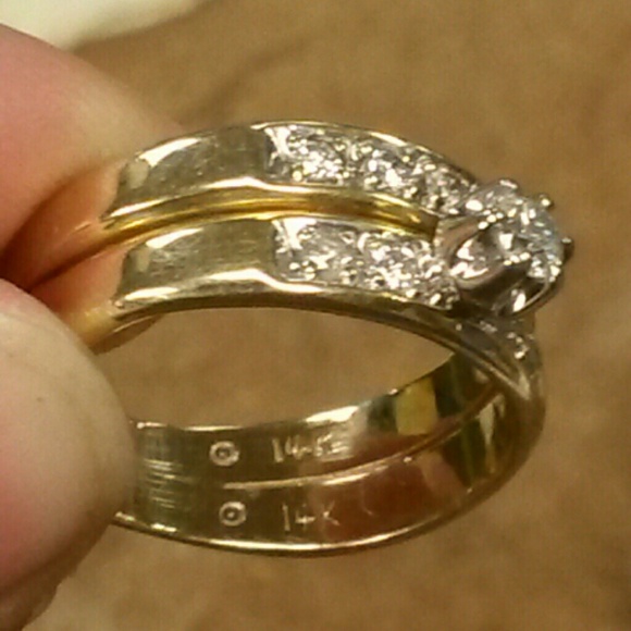 (REDUCED) 14K Gold DIAMOND Wedding Set!!! - Picture 4 of 4