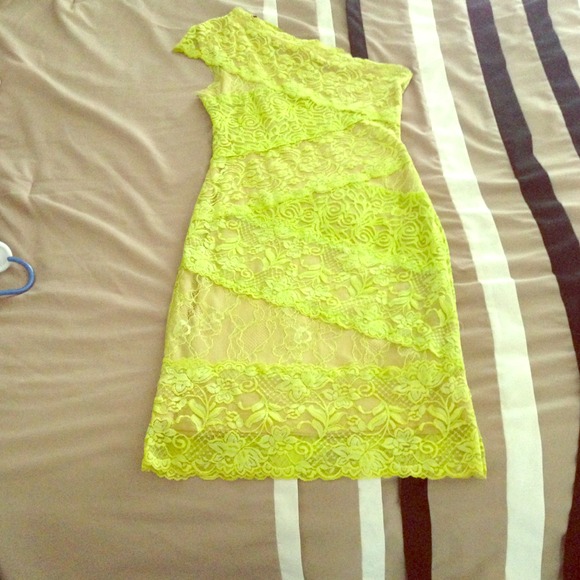 💟SOLD💟Bebe Dress