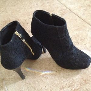 House of Harlow boots