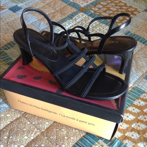 🔴REDUCED🔴NIB Black Elastic Strap Heels Sz 9w.