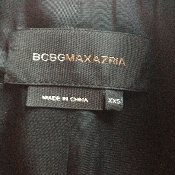 💚SOLD💚Black BCBG Max Azria suit - Picture 3 of 4