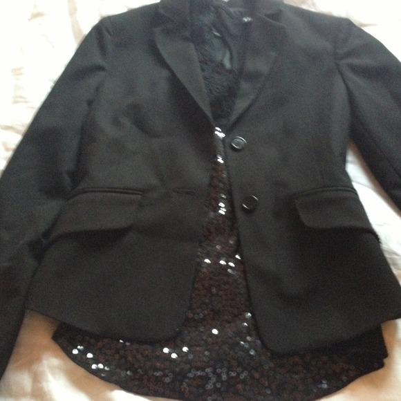 💚SOLD💚Black BCBG Max Azria suit - Picture 4 of 4