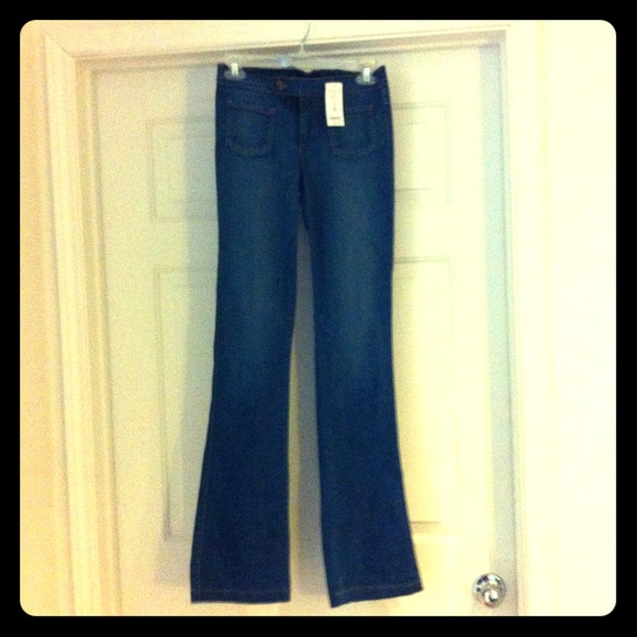 4pocket low cut bebe jeans .... Great quality!!!!