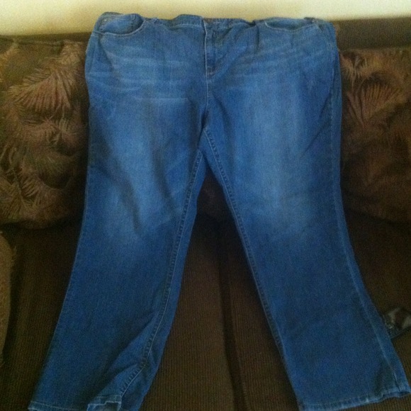 ❗REDUCED❗Avenue brand plus size jeans