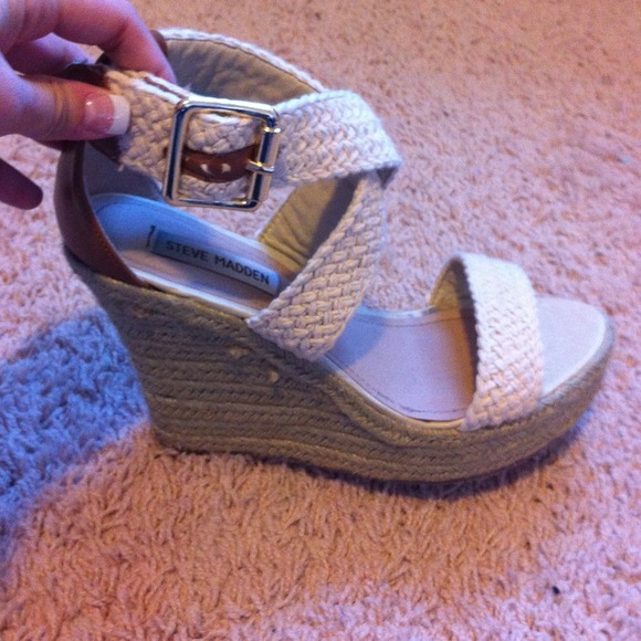 ✨Steve madden wedges✨