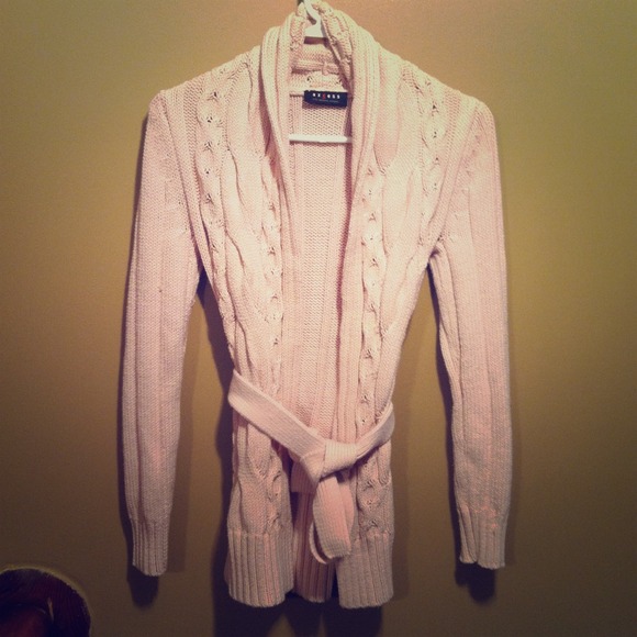 Sweaters - Baby pink cardigan