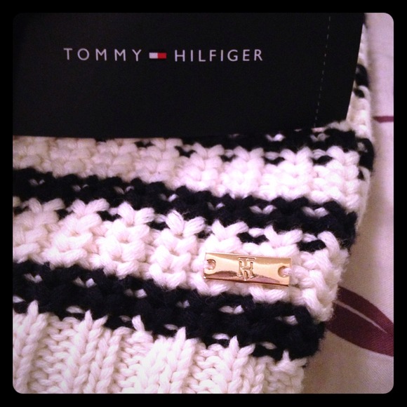 SoLD!!!!Brand new Tommy Hilfiger sweater