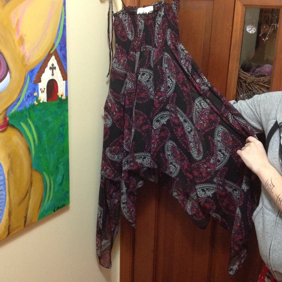 Flowy Patterned Dress - Picture 2 of 3