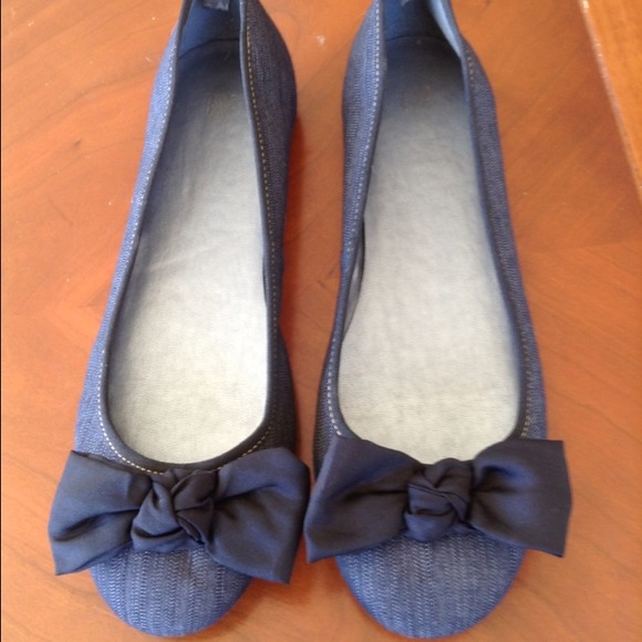 Gap Flats Size 9