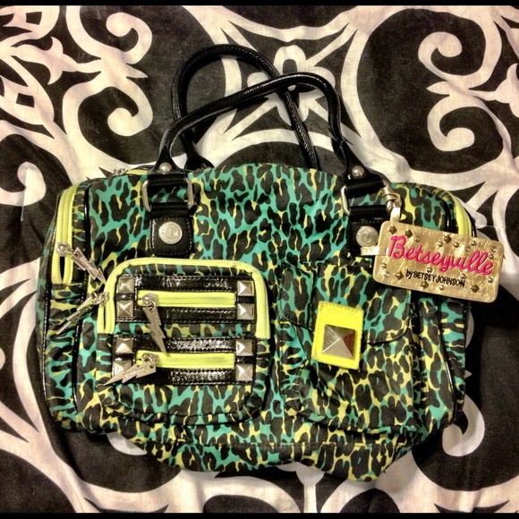 Betsey Johnson Handbags - Betsey Johnson Cheetah Print Handbag