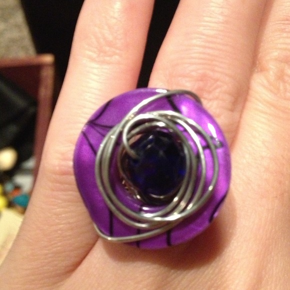 Glass Ring - Picture 2 of 3