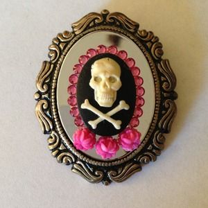 Custom made Skull & Crossbones Cameo Brooch.