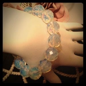Sri Lanka Moonstone Stretch Bracelet - NWOT