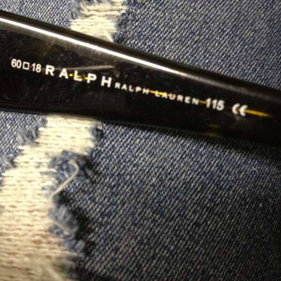 Ralph Lauren sunglasses 😎 - Picture 3 of 5