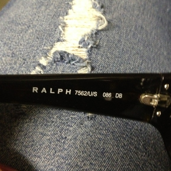Ralph Lauren sunglasses 😎 - Picture 4 of 5
