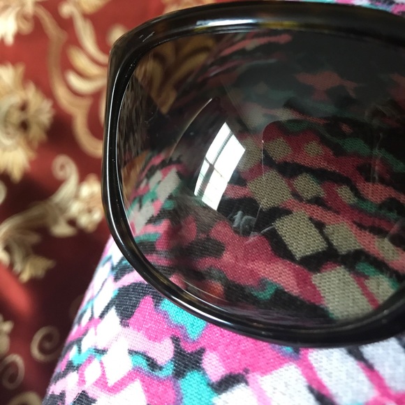 Ralph Lauren sunglasses 😎 - Picture 5 of 5