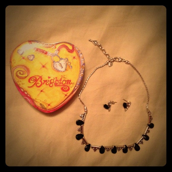 Brighton necklace, earrings & jewelry box!