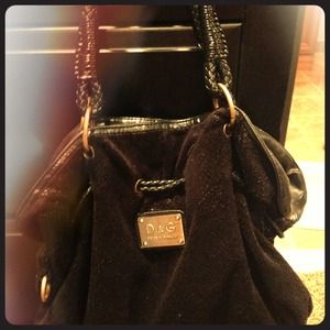 Cute dolce & gabbana black purse!