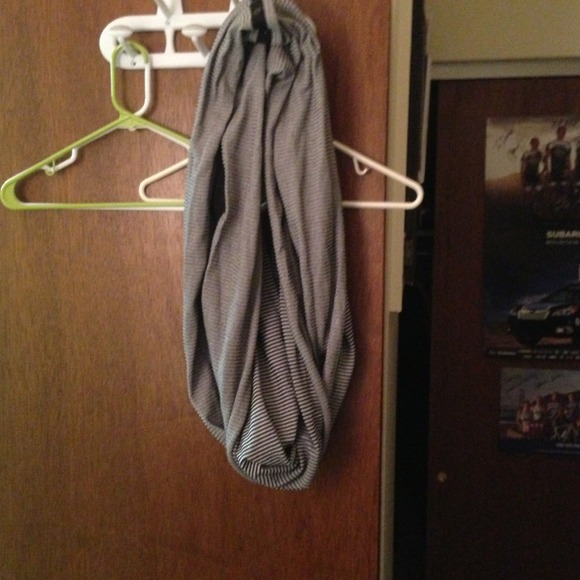 Lululemon vinyasa scarf - reversible infinity