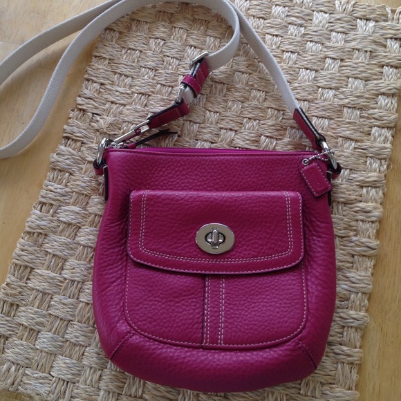 Authentic Coach cross body bag. - Picture 1 of 3