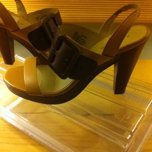 2 toned, buckle high heel sandal