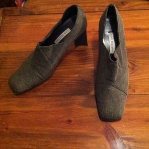 Ann Marino dark green tweed heels