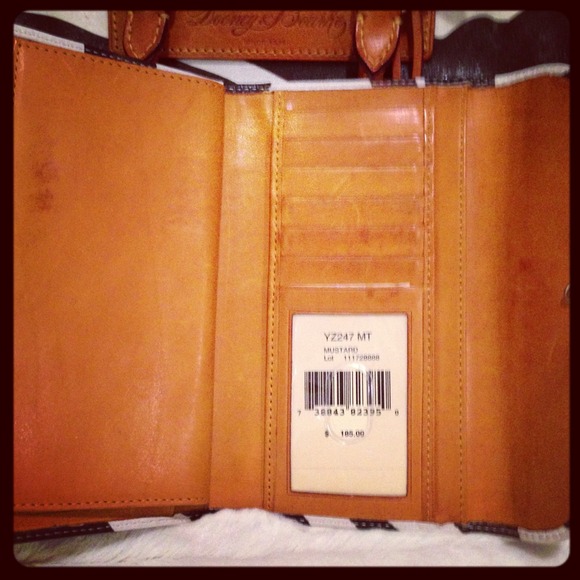 🔽Dooney & Bourke Genuine Leather Purse & Wallet👜 - Picture 4 of 4