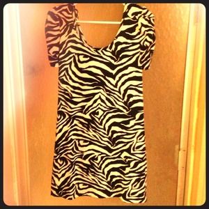 Zebra print dress, form fitting, 1/2 sleeve