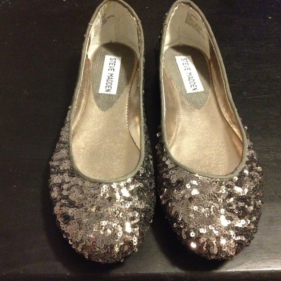 ⭐REDUCED! Steve Madden sequin flats⭐